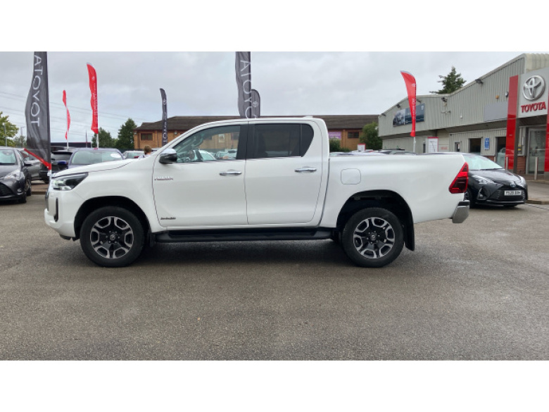 Toyota Hilux Diesel Invincible D/Cab Pick Up 2.8 D-4D Auto